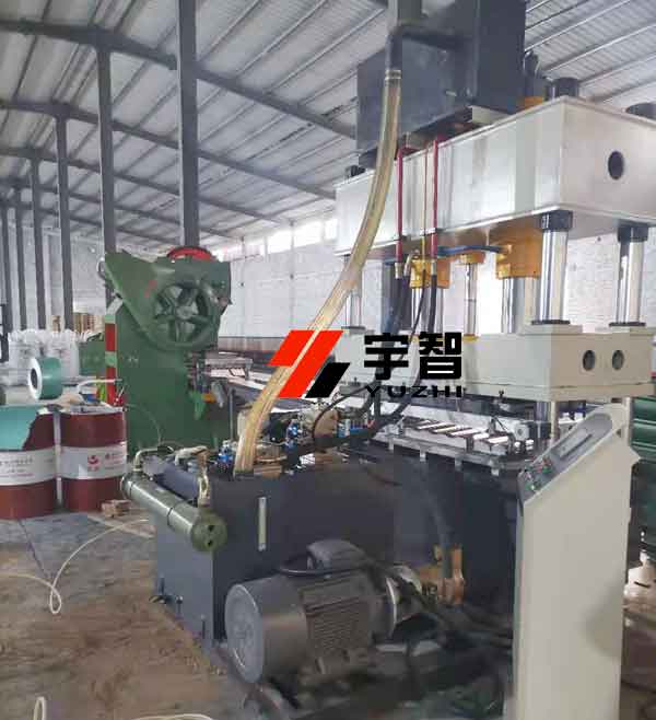 315噸三梁四柱液壓機客戶使用圖