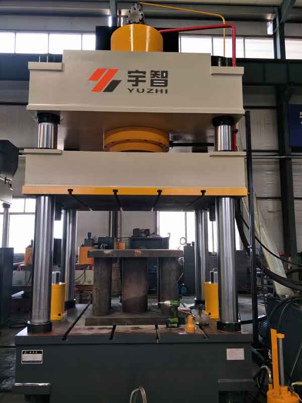 500噸三梁四柱液壓機圖片