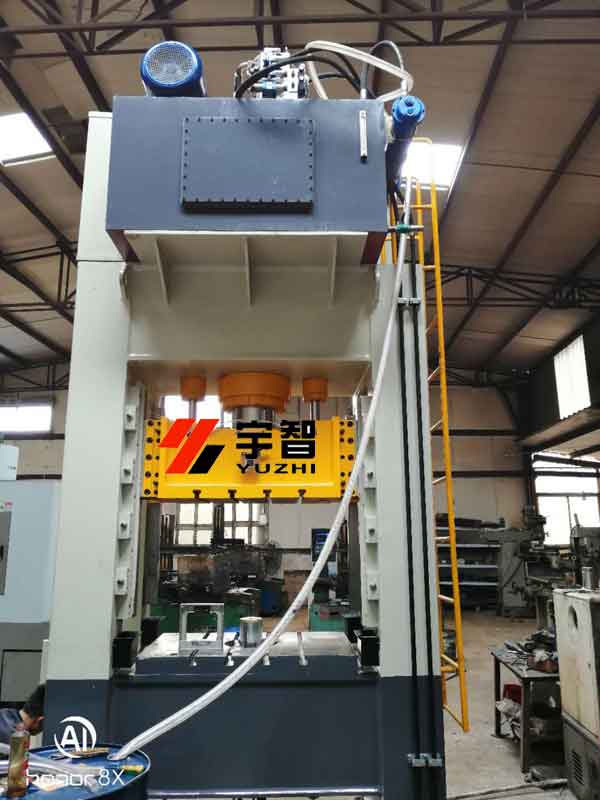 200噸框架式液壓機(jī)圖片