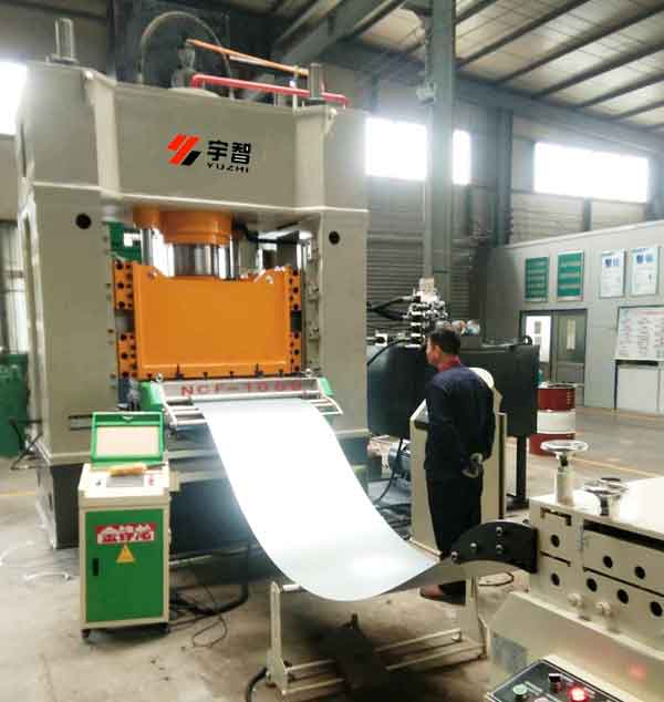 框架式液壓機應用現場圖