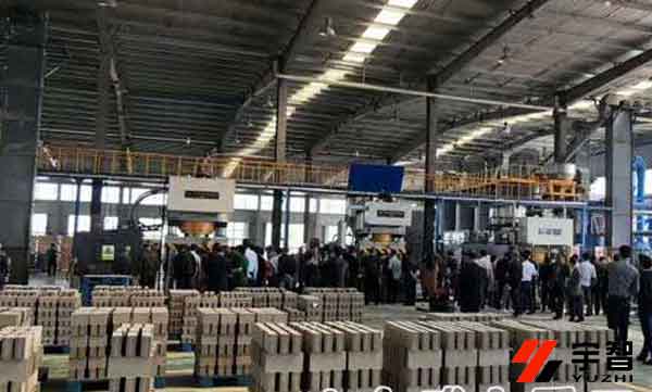 耐火磚鎂炭磚成形液壓機生產線