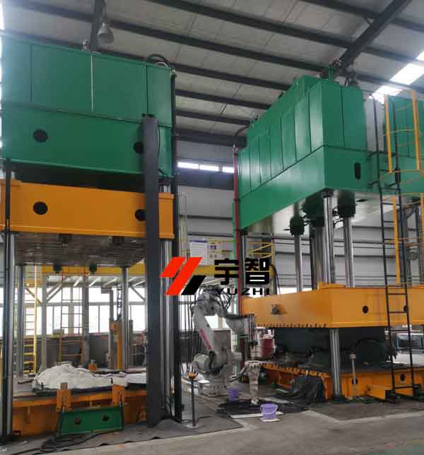 汽車內飾件成形液壓機客戶現場圖