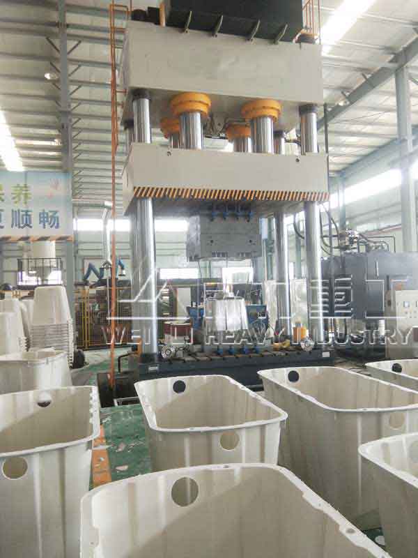 SMC凈水槽槽體模壓成形