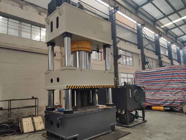 800噸四柱液壓機圖片