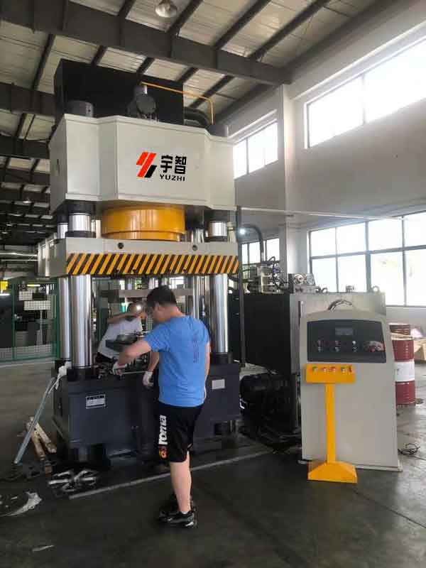 碳纖維汽車零部件熱壓成形機