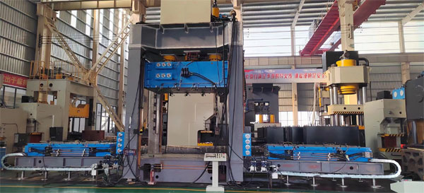 <b>200噸框架式液壓機加裝換模機構的好處？</b>