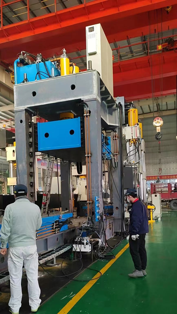 帶換模機構的框架式液壓機