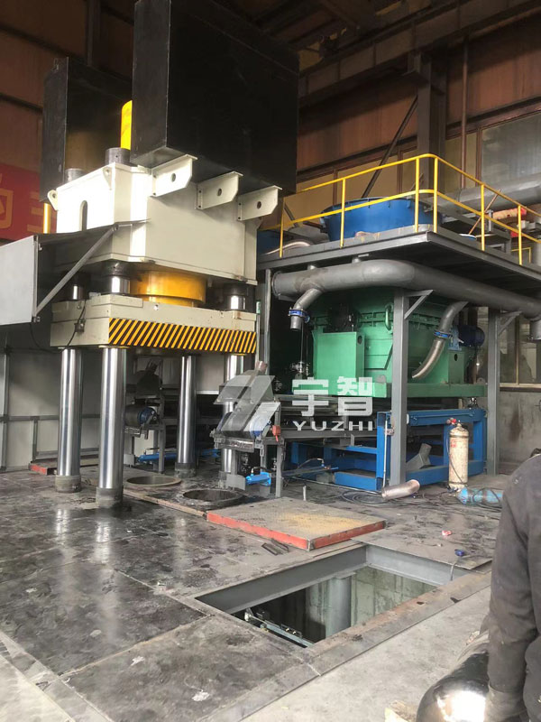 石墨坩堝成形液壓機(jī)生產(chǎn)線