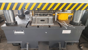 定做W鋼帶護(hù)板模具及沖壓液壓機(jī)生產(chǎn)線完