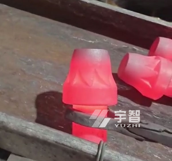 礦用截齒溫?cái)D壓成型