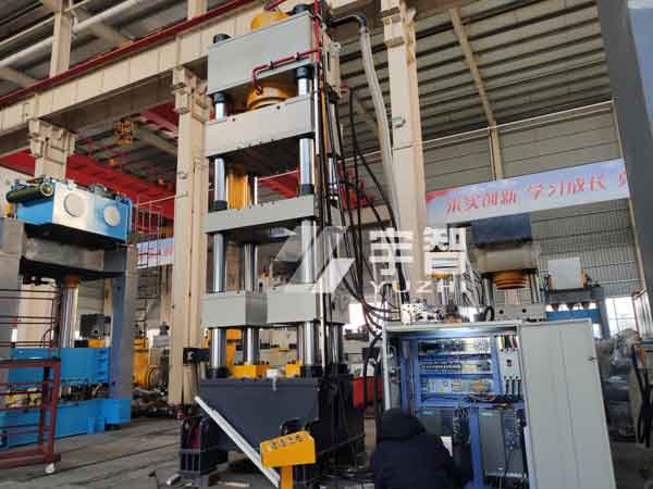 五梁四柱匣缽液壓機