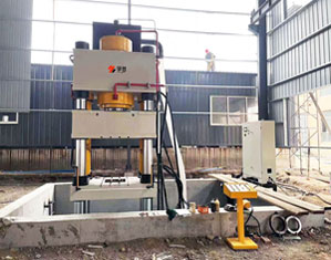 800噸匣缽成型液壓機(jī)_五梁四柱結(jié)構(gòu)匣缽專