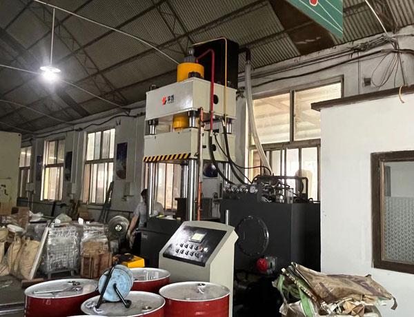 高效精確！315噸伺服液壓機(jī)助您實(shí)現(xiàn)汽車